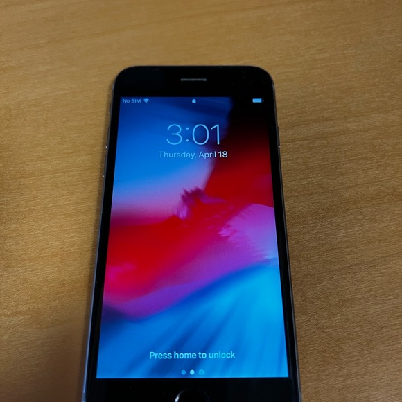 iPhone 6s - 64GB Unlocked - Picture 3 of 4